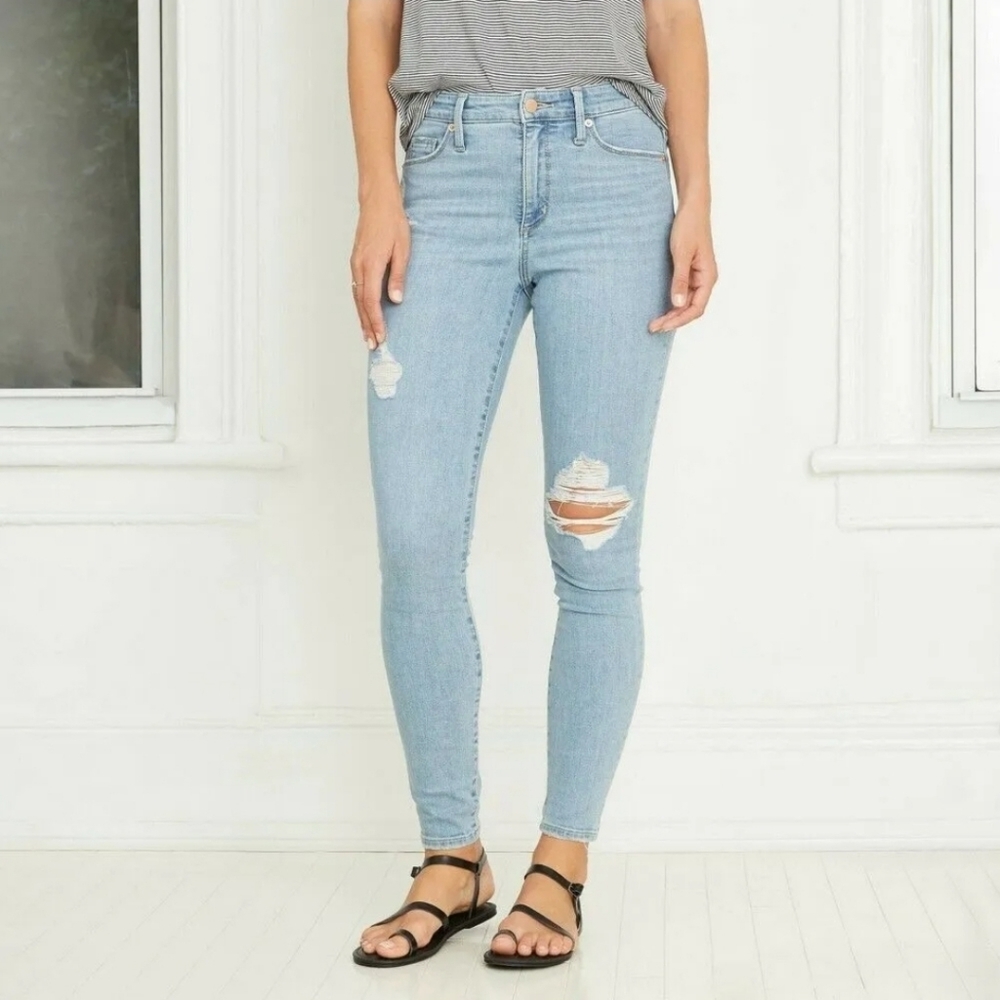 Universal Thread High-Rise Skinny Jeans Distressed Size 00/24R NWT